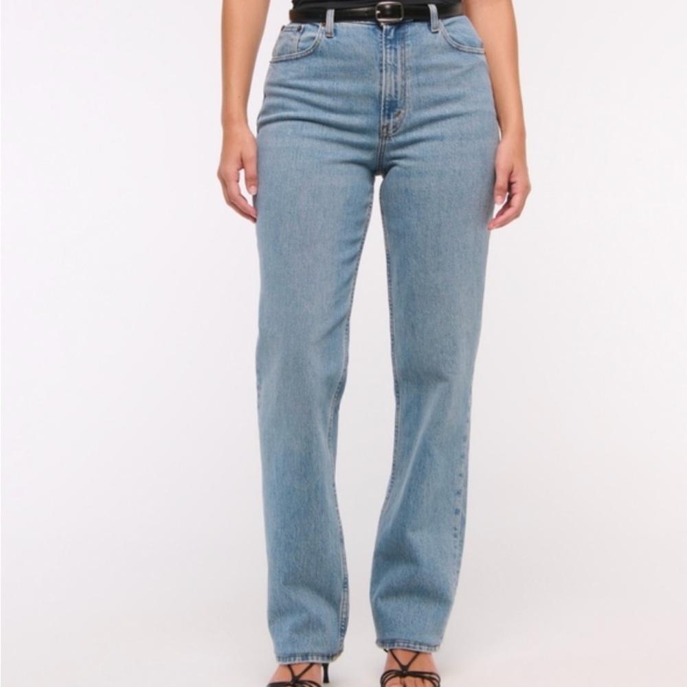 Abercrombie & Fitch Medium Blue Curve Love High Rise 90s Straight Leg Jeans - Picture 4 of 9